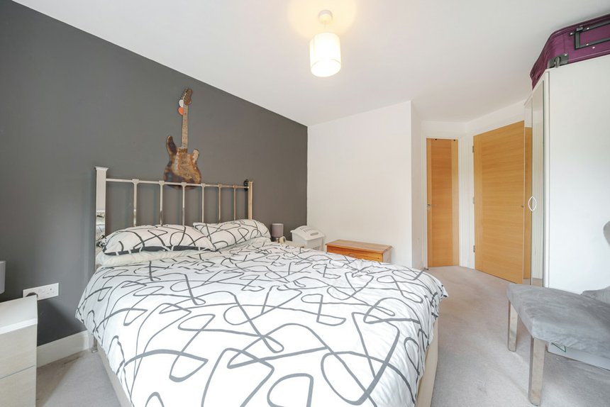 for sale perkins gardens london 33619 - Gibbs Gillespie