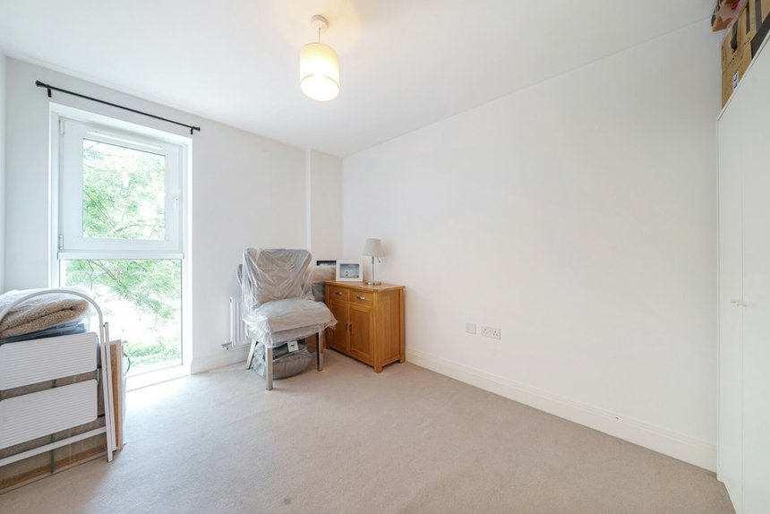 for sale perkins gardens london 33619 - Gibbs Gillespie