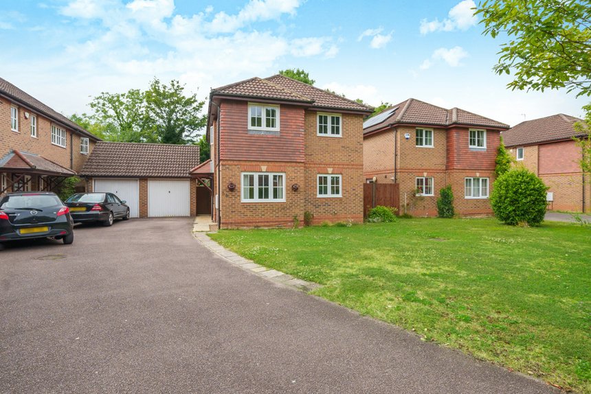 for sale barrington drive london 33620 - Gibbs Gillespie