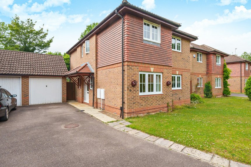 for sale barrington drive london 33620 - Gibbs Gillespie