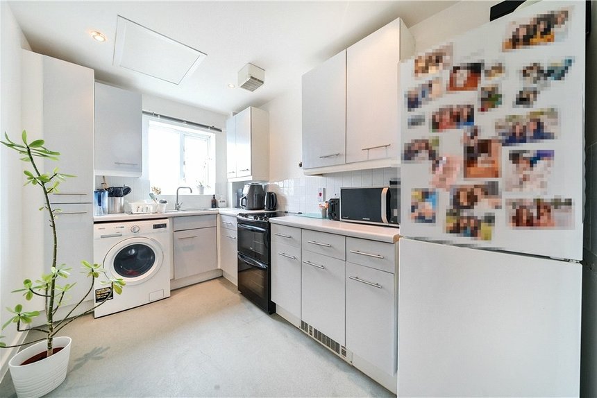 for sale carmichael close london 33622 - Gibbs Gillespie