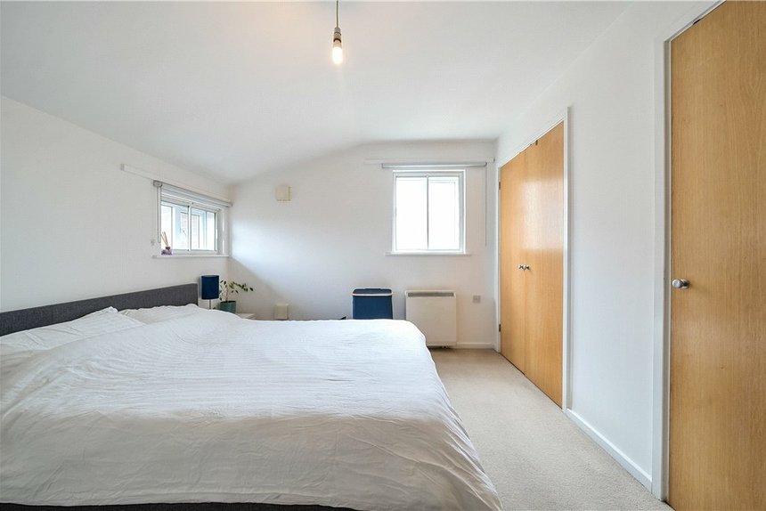 for sale carmichael close london 33622 - Gibbs Gillespie