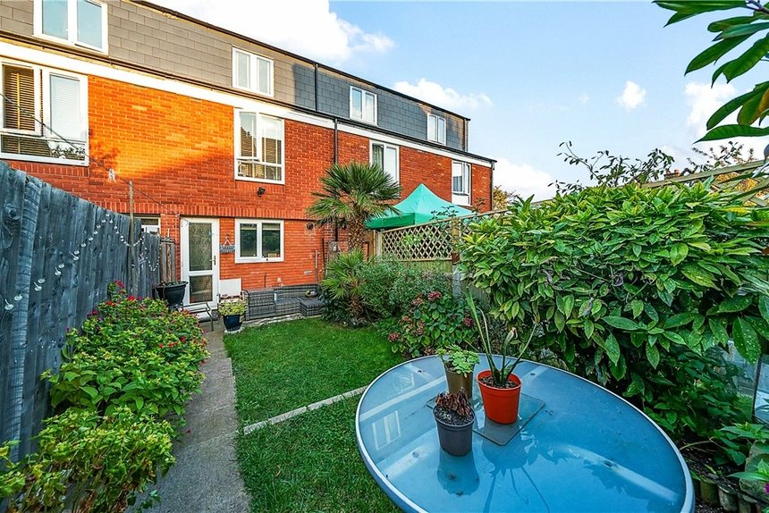 under offer charles road london 33661 - Gibbs Gillespie