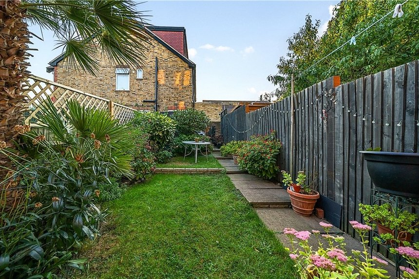 under offer charles road london 33661 - Gibbs Gillespie