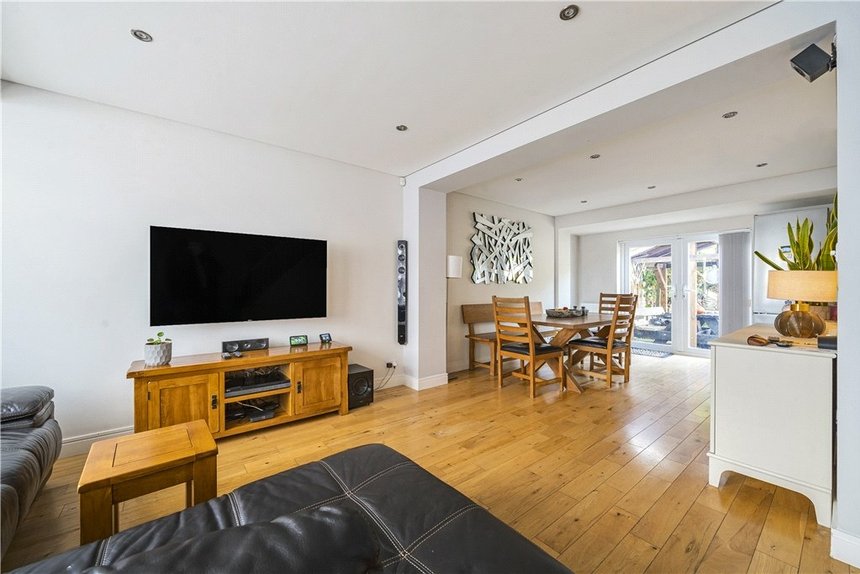 for sale conway crescent london 33680 - Gibbs Gillespie