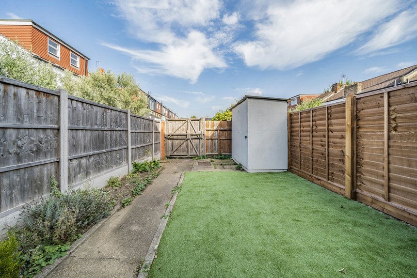 under offer westfield road london 33694 - Gibbs Gillespie