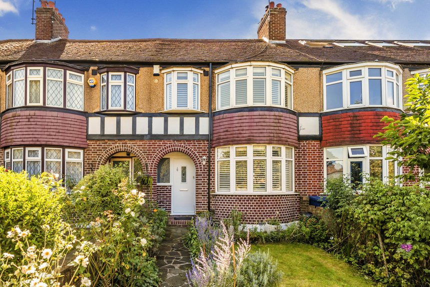 for sale wood end lane london 33710 - Gibbs Gillespie