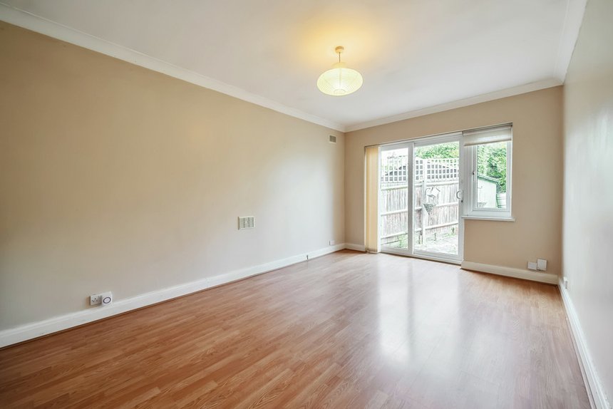 for sale highland road london 33717 - Gibbs Gillespie