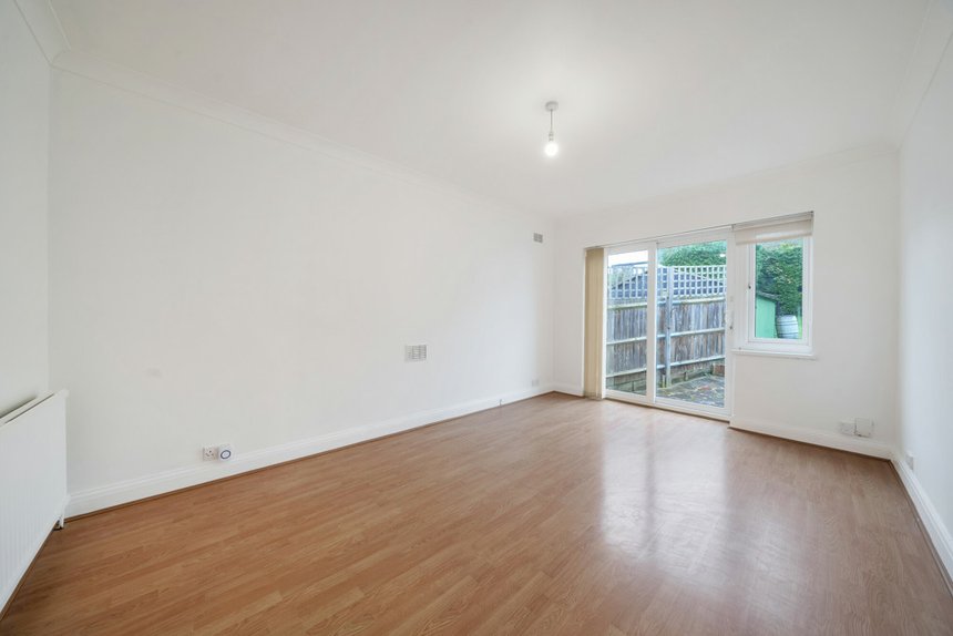 for sale highland road london 33717 - Gibbs Gillespie