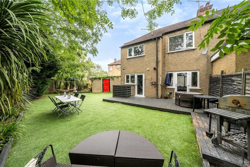 for sale bell close london 33722 - Gibbs Gillespie