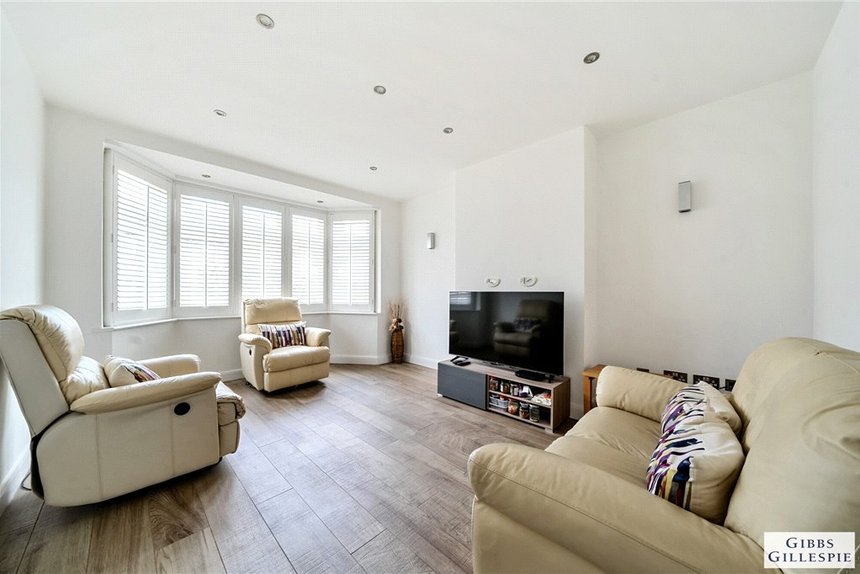 under offer pinner park avenue london 33726 - Gibbs Gillespie