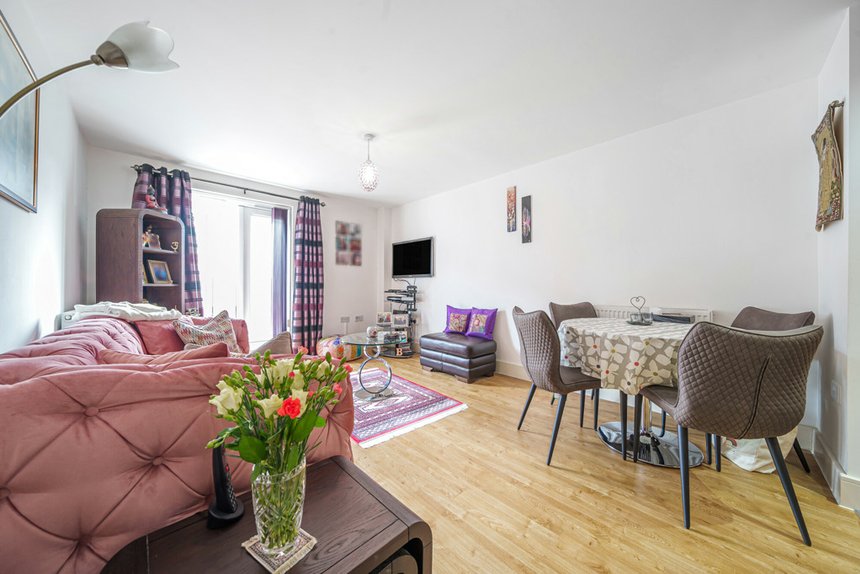 for sale wren lane london 33727 - Gibbs Gillespie