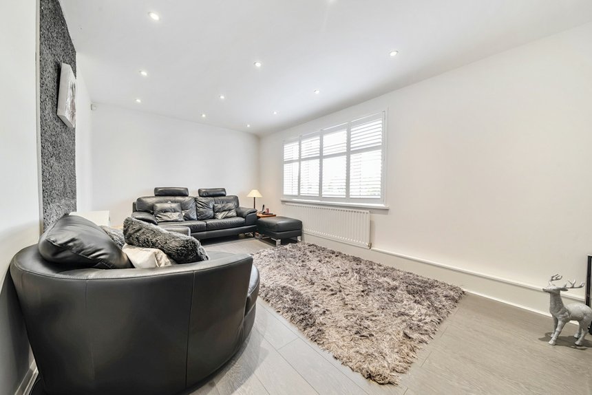 for sale harvey road london 33731 - Gibbs Gillespie