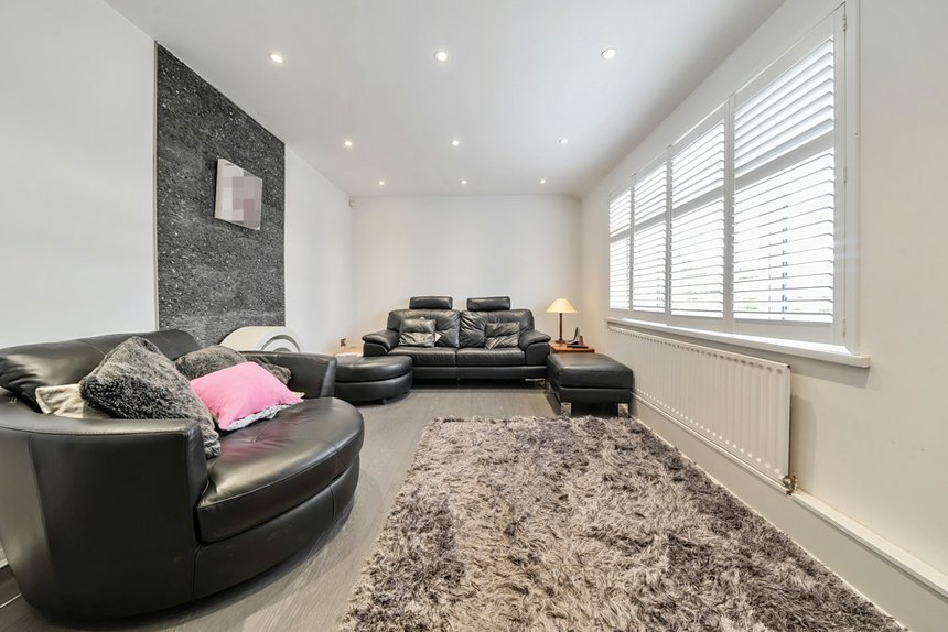 for sale harvey road london 33731 - Gibbs Gillespie