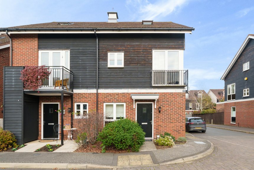 for sale mill drive london 33753 - Gibbs Gillespie