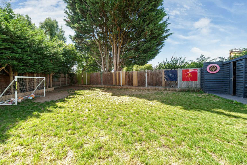 under offer thackeray close london 33754 - Gibbs Gillespie