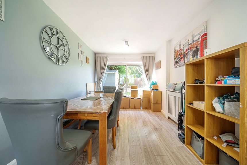 under offer thackeray close london 33754 - Gibbs Gillespie