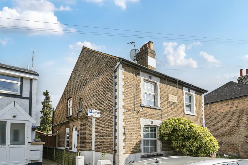 under offer montague road london 33762 - Gibbs Gillespie