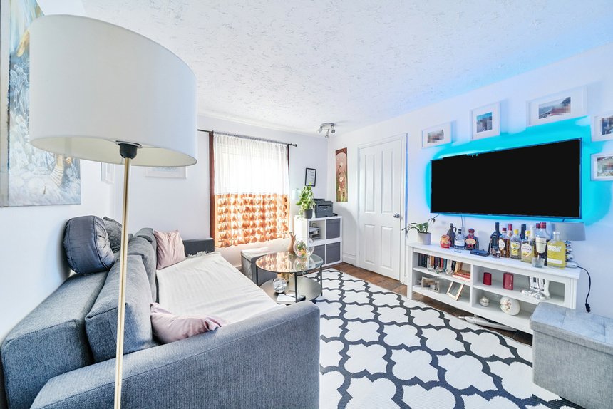 under offer montague road london 33762 - Gibbs Gillespie