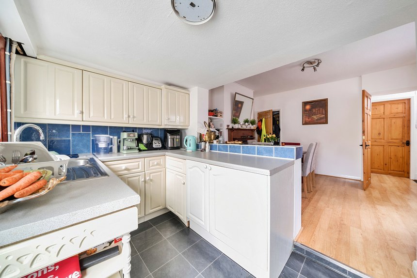 under offer montague road london 33762 - Gibbs Gillespie