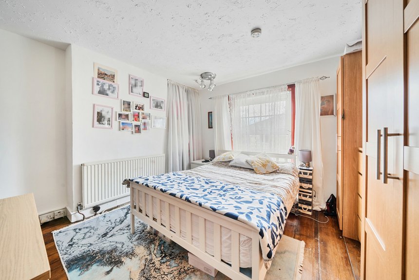 under offer montague road london 33762 - Gibbs Gillespie