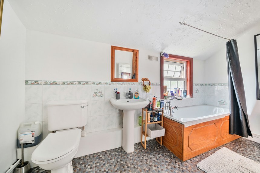under offer montague road london 33762 - Gibbs Gillespie