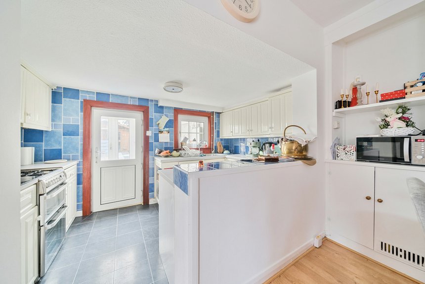 under offer montague road london 33762 - Gibbs Gillespie