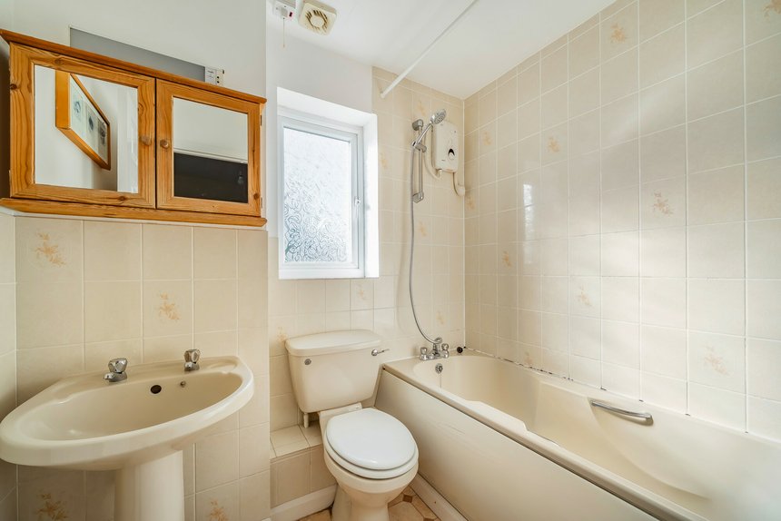 for sale forbes way london 33767 - Gibbs Gillespie