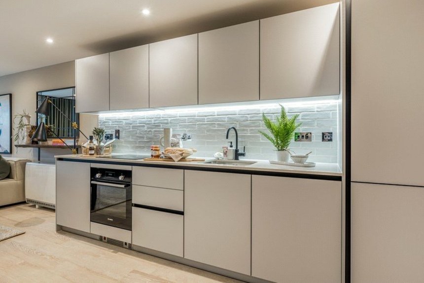 under offer horlicks quarter london 33770 - Gibbs Gillespie