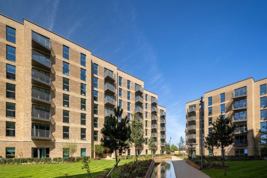 under offer horlicks quarter london 33770 - Gibbs Gillespie
