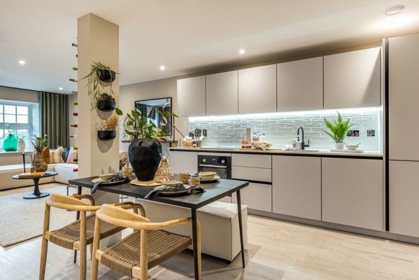 under offer horlicks quarter london 33770 - Gibbs Gillespie