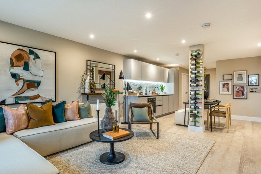under offer horlicks quarter london 33770 - Gibbs Gillespie