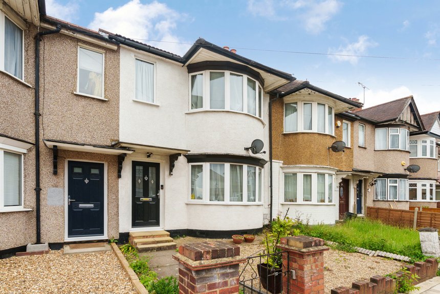 under offer hartland drive london 33773 - Gibbs Gillespie