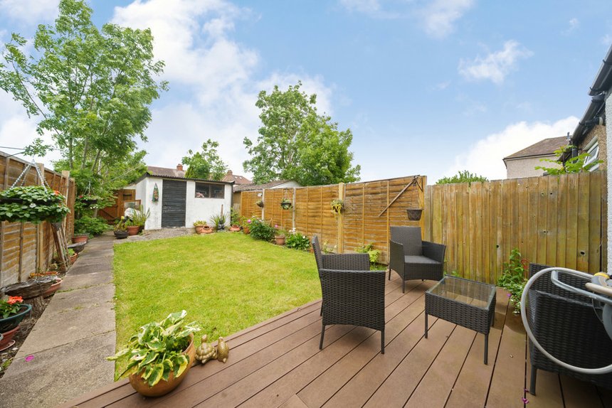 under offer hartland drive london 33773 - Gibbs Gillespie