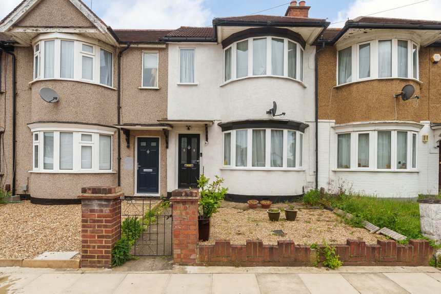 under offer hartland drive london 33773 - Gibbs Gillespie