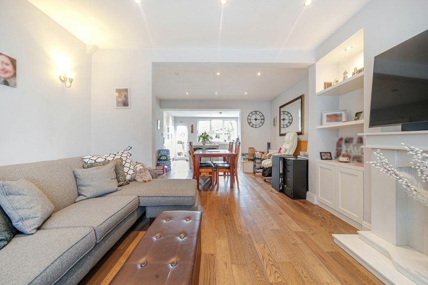 under offer hartland drive london 33773 - Gibbs Gillespie