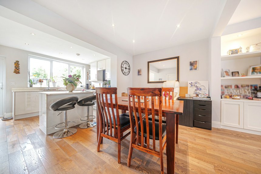 under offer hartland drive london 33773 - Gibbs Gillespie