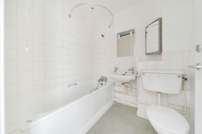 for sale sandalwood drive london 33785 - Gibbs Gillespie