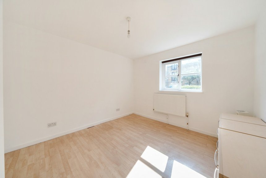 for sale sandalwood drive london 33785 - Gibbs Gillespie