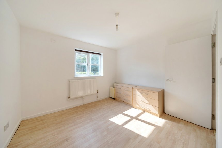 for sale sandalwood drive london 33785 - Gibbs Gillespie