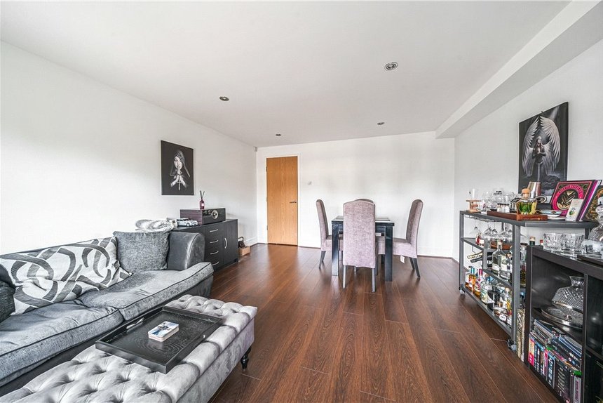 for sale west end avenue london 33786 - Gibbs Gillespie