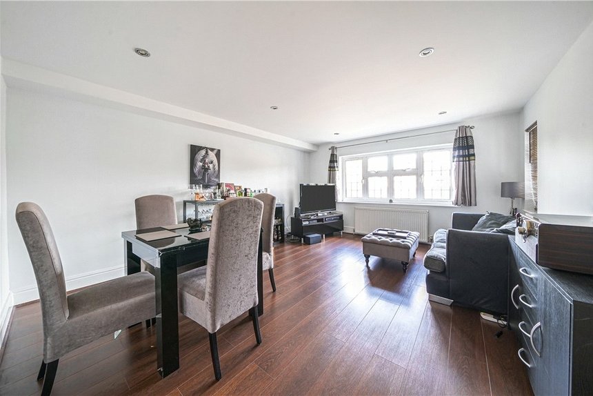 for sale west end avenue london 33786 - Gibbs Gillespie