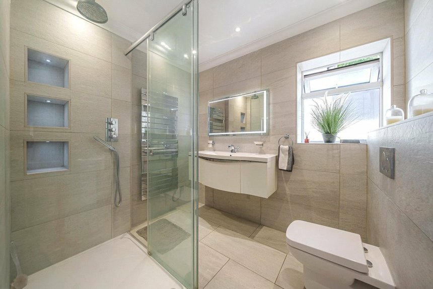 under offer hamilton road london 33806 - Gibbs Gillespie