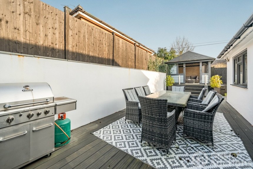 under offer hamilton road london 33806 - Gibbs Gillespie