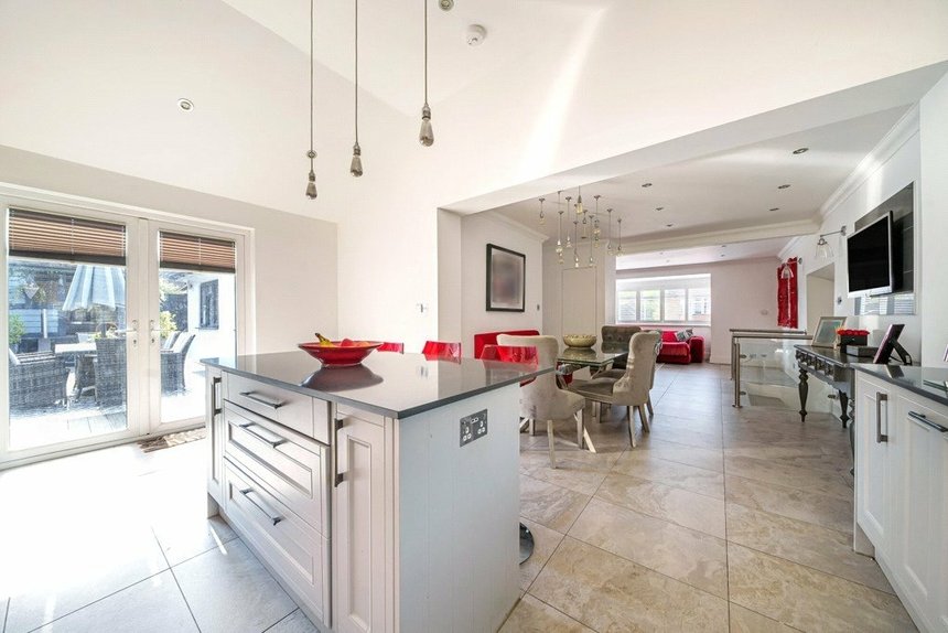 under offer hamilton road london 33806 - Gibbs Gillespie