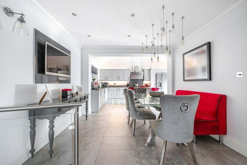 under offer hamilton road london 33806 - Gibbs Gillespie