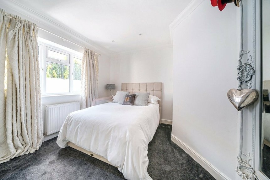 under offer hamilton road london 33806 - Gibbs Gillespie