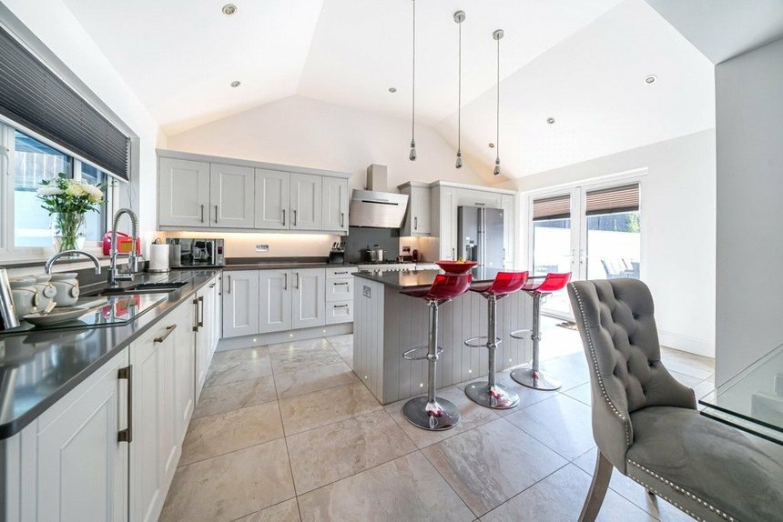 under offer hamilton road london 33806 - Gibbs Gillespie