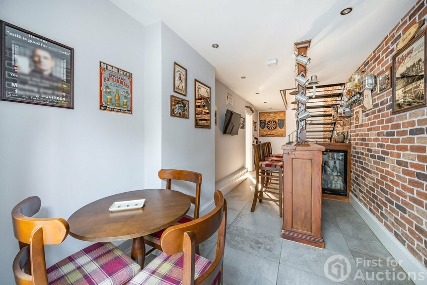 under offer hamilton road london 33806 - Gibbs Gillespie