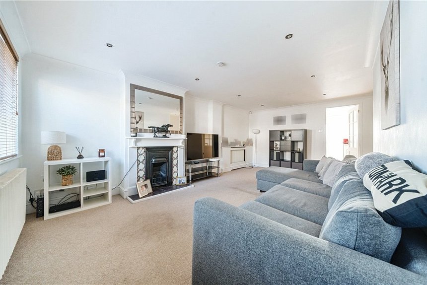 for sale berkeley avenue london 33808 - Gibbs Gillespie